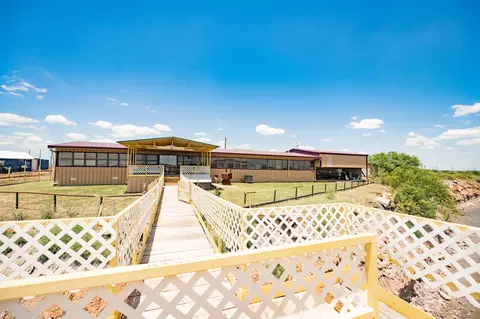 5061 Miller Dr, Seymour, TX 76380