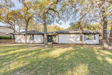2201 Twin Elms Dr, Arlington, TX 76012