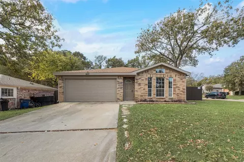 1407 Crest Dr, Mansfield, TX 76063