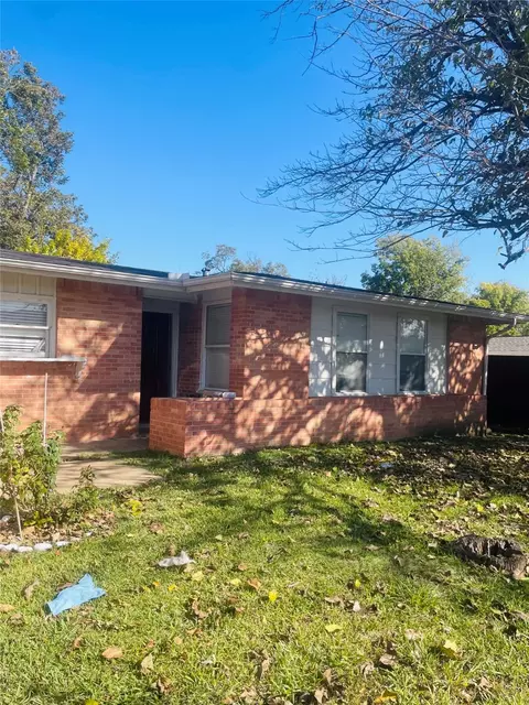 2203 Greenway St, Arlington, TX 76010