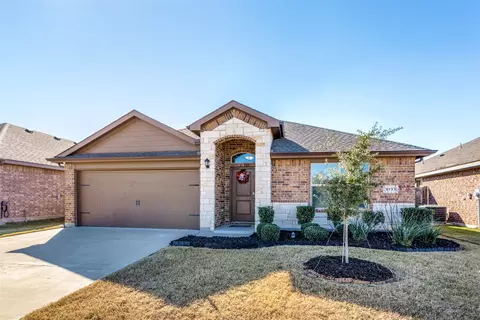 9133 High Stirrup Ln, Fort Worth, TX 76131