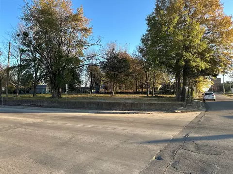 138 Pine Bluff St, Paris, TX 75460 photo 2