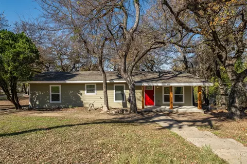 2101 Kingsdale Dr, Fort Worth, TX 76119