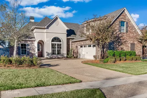 305 Paris Pl, Bossier City, LA 71111
