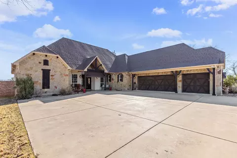 9003 S Pinehurst Dr, Granbury, TX 76049