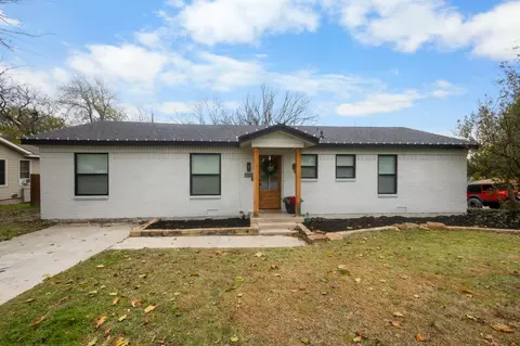 1507 S Stratton St, Decatur, TX 76234