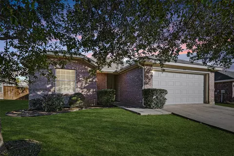1512 Carrigan Ln, Denton, TX 76207