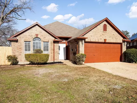 957 Freshwood Ct, Arlington, TX 76017