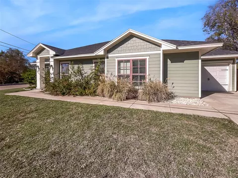 1201 Wyatt St, Waxahachie, TX 75165