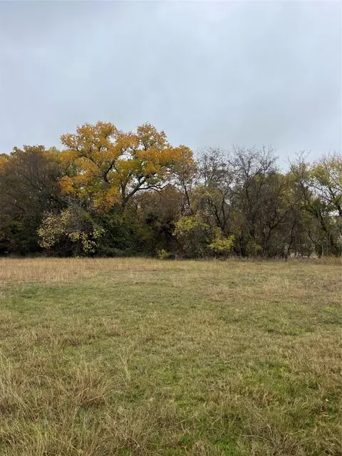 100 Gipson Rd, Azle, TX 76020