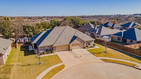 541 Landry Ct, Granbury, TX 76049