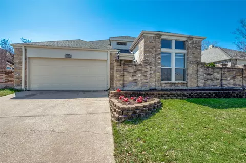 1916 Realistic Dr, Bedford, TX 76021