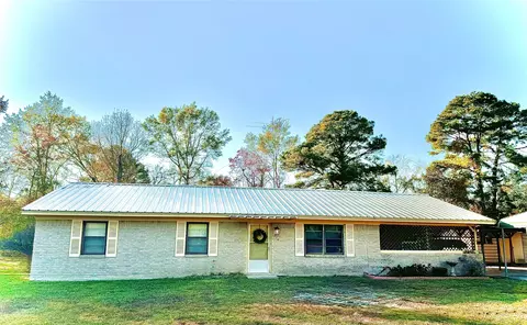 904 Uncas St, Logansport, LA 71049