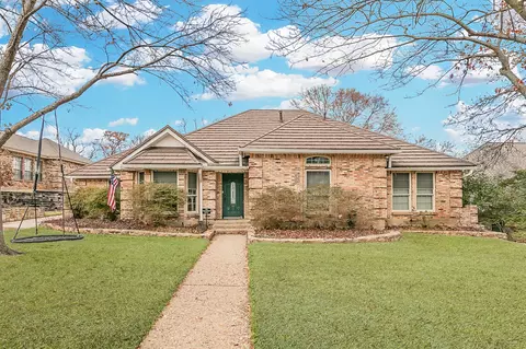 813 Mayfair Hill Ct, Bedford, TX 76021