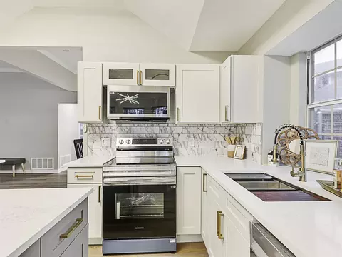 Kitchen - 7501 Cedarbrook Rd, Rowlett, TX 75089 photo 2 of 3