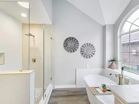 Bath - 7501 Cedarbrook Rd, Rowlett, TX 75089 photo 3 of 4