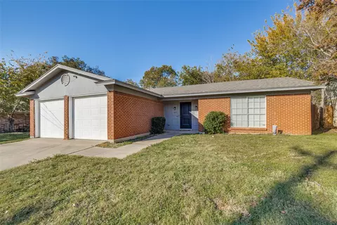 613 Chisholm Trl, Denton, TX 76209