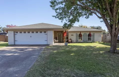 7604 Chasewood Dr, North Richland Hills, TX 76182