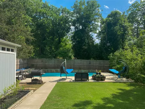 Exterior - 330 E Munson St, Denison, TX 75021 photo 5 of 12