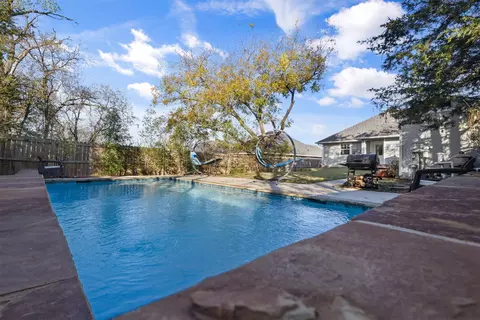 Exterior - 330 E Munson St, Denison, TX 75021 photo 7 of 12