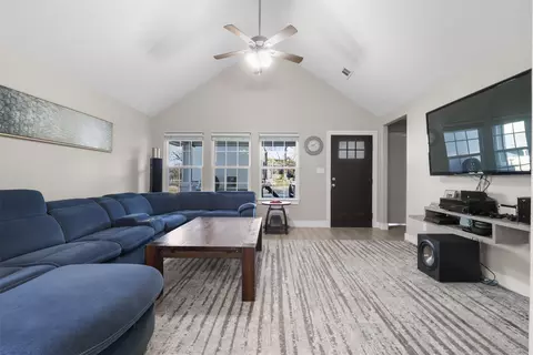 Entry Way - 330 E Munson St, Denison, TX 75021 photo 3 of 3