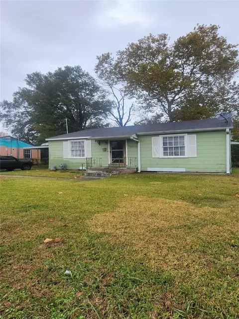 1834 Corbitt St, Shreveport, LA 71108