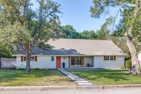 3813 Wosley Dr, Fort Worth, TX 76133