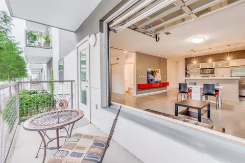 1111 S Akard St #208, Dallas, TX 75215