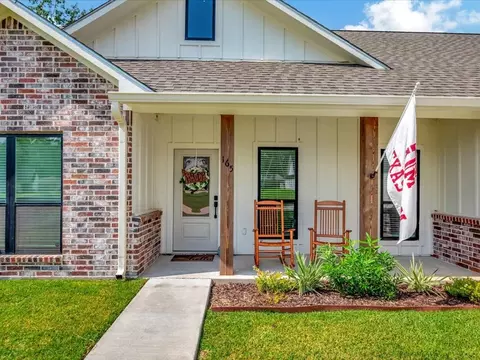 165 Canyon View Dr, Lufkin, TX 75904