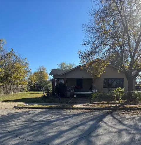 1117 W Gambrell St, Fort Worth, TX 76115