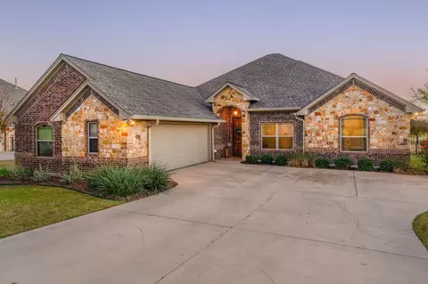 1723 Rockview Dr, Granbury, TX 76049