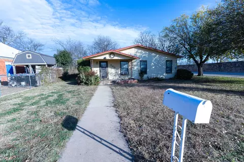 700 W 6th St, Coleman, TX 76834