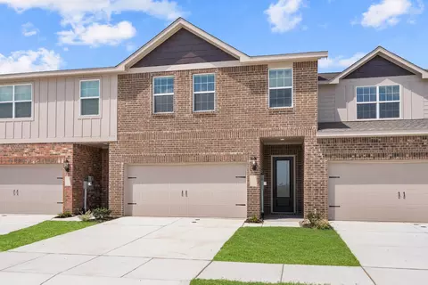 742 Carson Ln, Pilot Point, TX 76258