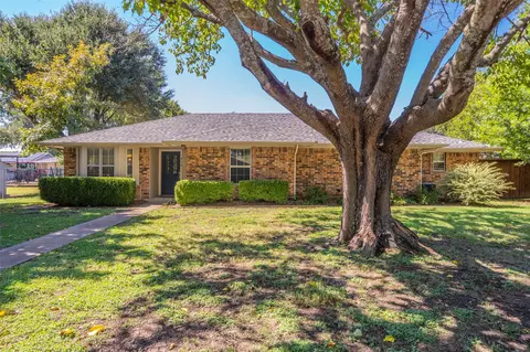 412 Daniel Ln, Cedar Hill, TX 75104