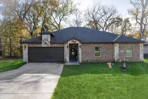 905 Netherland Dr, Seagoville, TX 75159