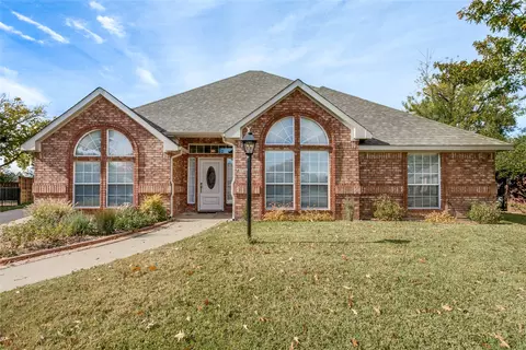 1517 Forest Meadows Ct, Bedford, TX 76021
