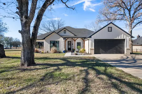 615 Grandview Dr, Corsicana, TX 75109