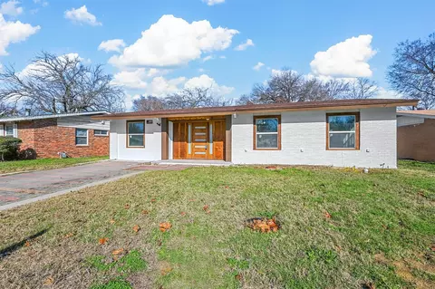2511 Buena Vista Dr, Arlington, TX 76010