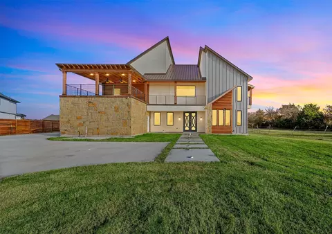 3950 Lizzy Ln, Midlothian, TX 76065