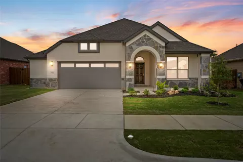 706 Lake Murray Ln, Cleburne, TX 76033
