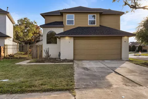 2100 Rose Cliff Ln, Carrollton, TX 75007