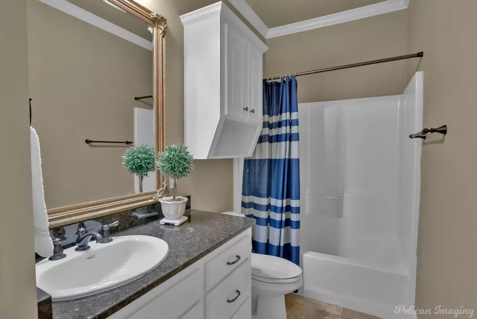Bath - 9910 Loveland Ct, Shreveport, LA 71106 photo 4 of 6