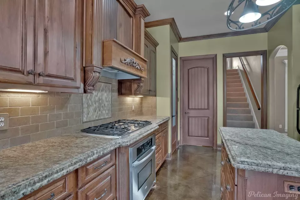 Kitchen - 9910 Loveland Ct, Shreveport, LA 71106 photo 2 of 4