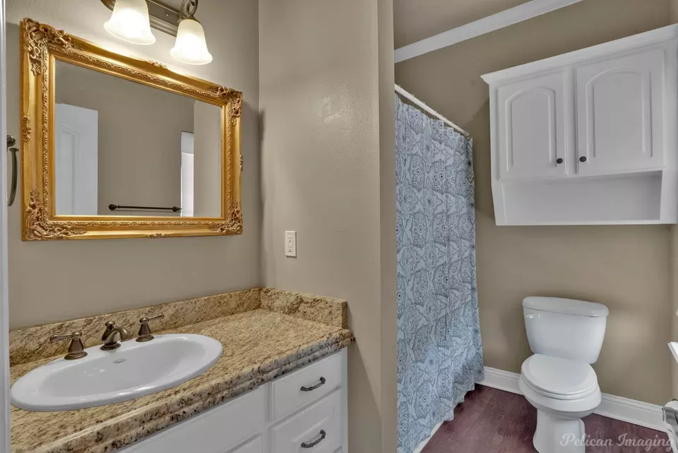 Bath - 9910 Loveland Ct, Shreveport, LA 71106 photo 3 of 6