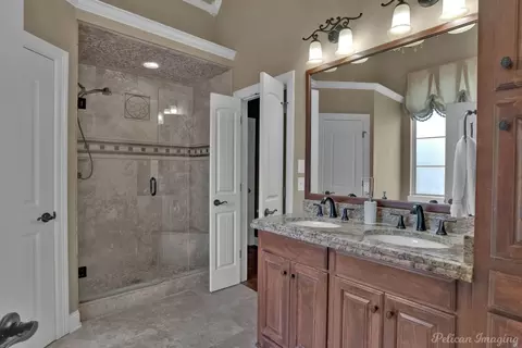 Bath - 9910 Loveland Ct, Shreveport, LA 71106 photo 1 of 6