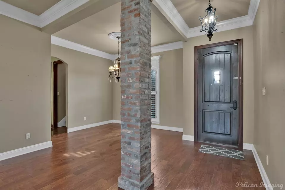 Entry Way - 9910 Loveland Ct, Shreveport, LA 71106 photo 1 of 1