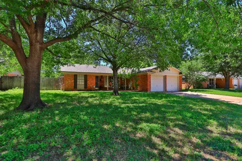 2826 Ivanhoe Ln, Abilene, TX 79605
