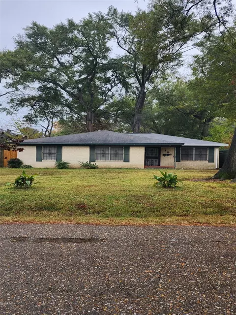 1841 Vivian St, Shreveport, LA 71108