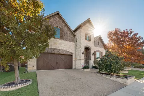 518 Pineview Dr, Euless, TX 76039