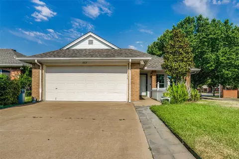1013 Meadow Cir N, Keller, TX 76248